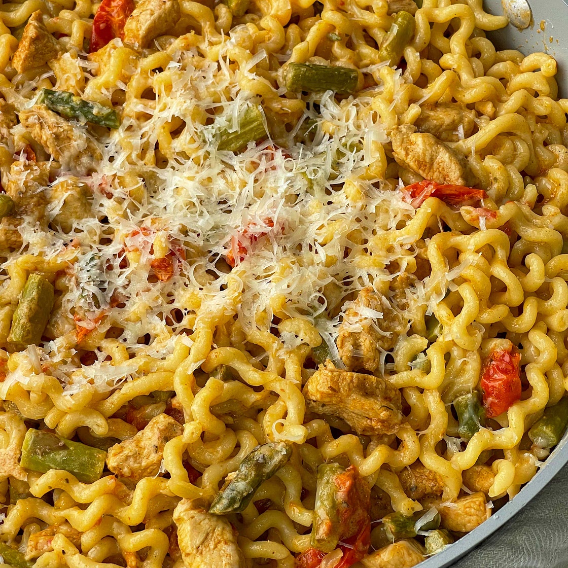 Creamy Chicken Pasta with Tomatoes and Asparagus