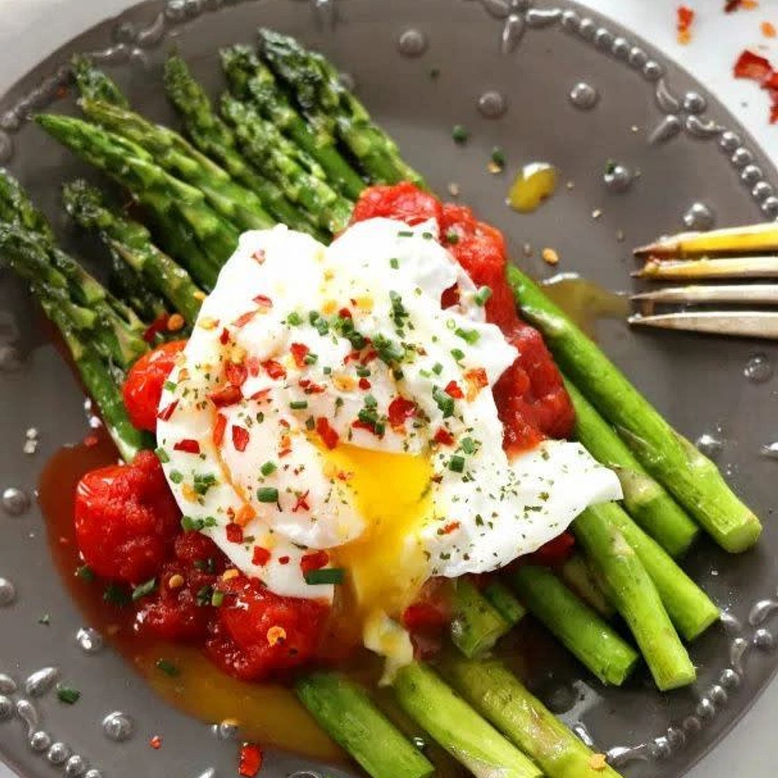 Asparagus Toast with Poached Eggs