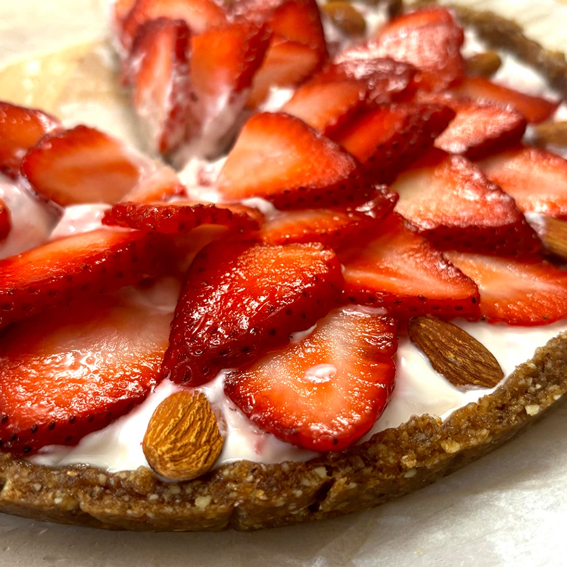 Strawberry & Yogurt Tart | Gluten-Free | No Bake | Protein Packed | No sugar added
