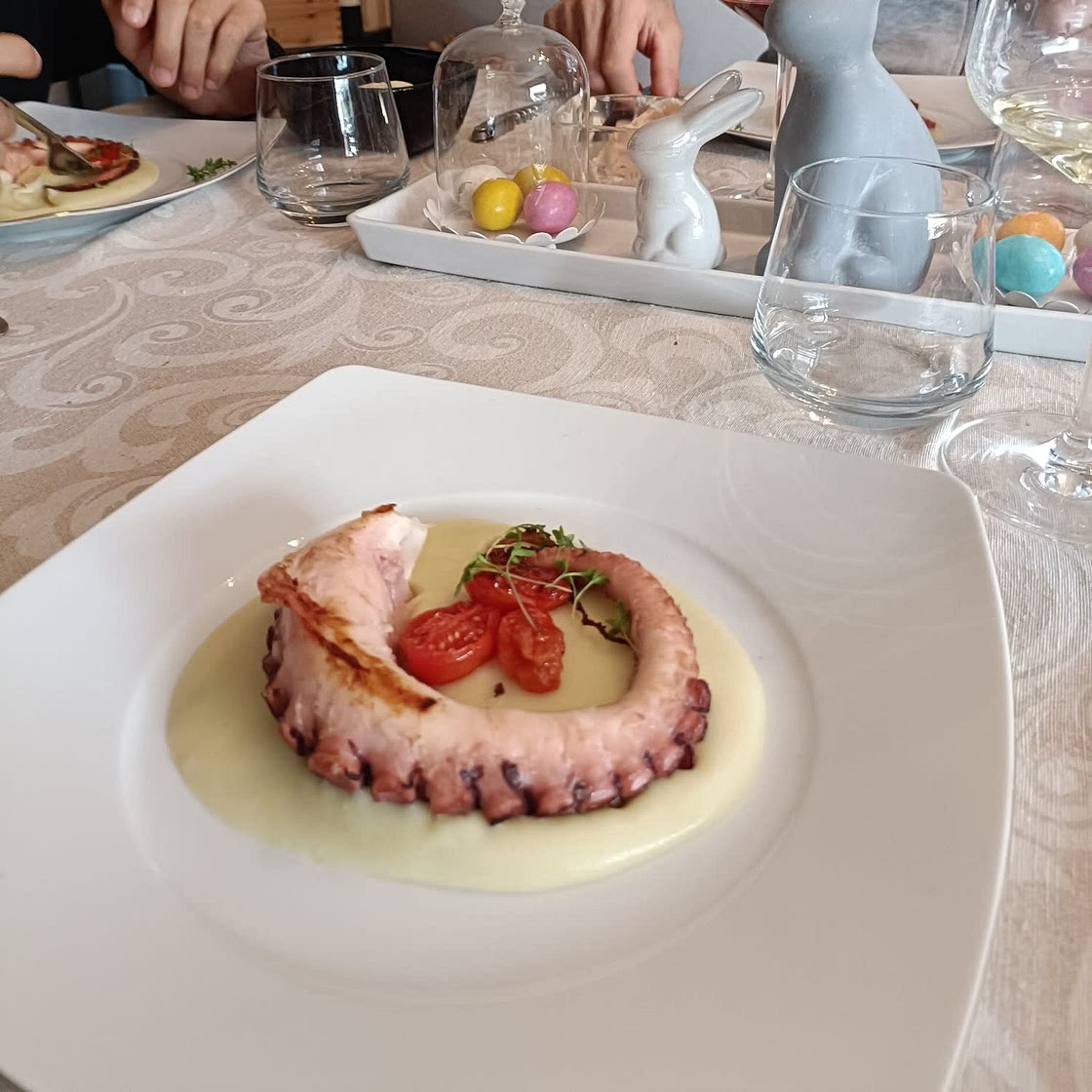 Polpo alla piastra su crema di patate