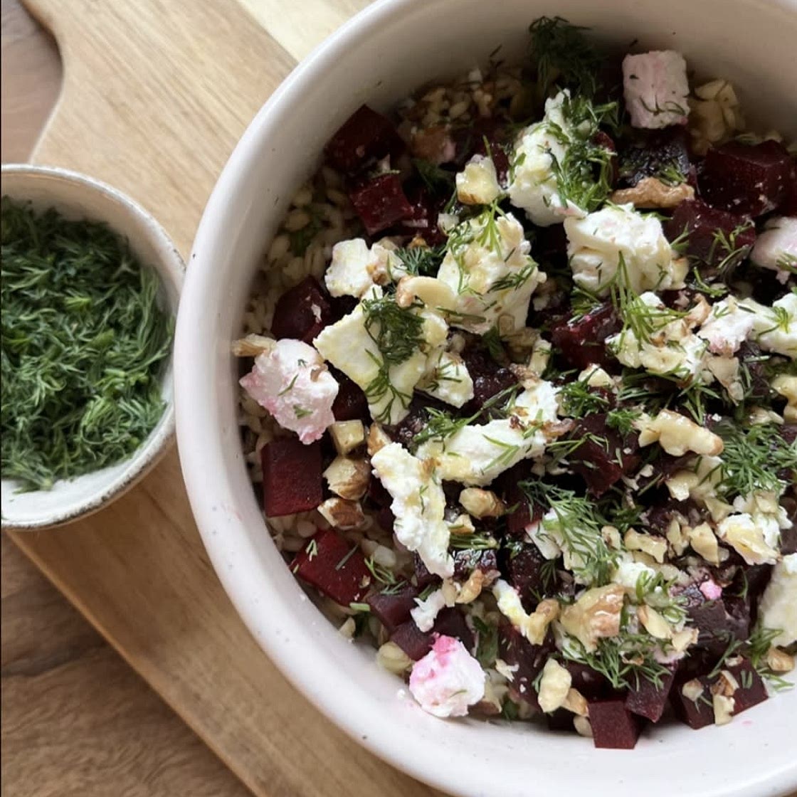 Bowl z pęczakiem i burakami