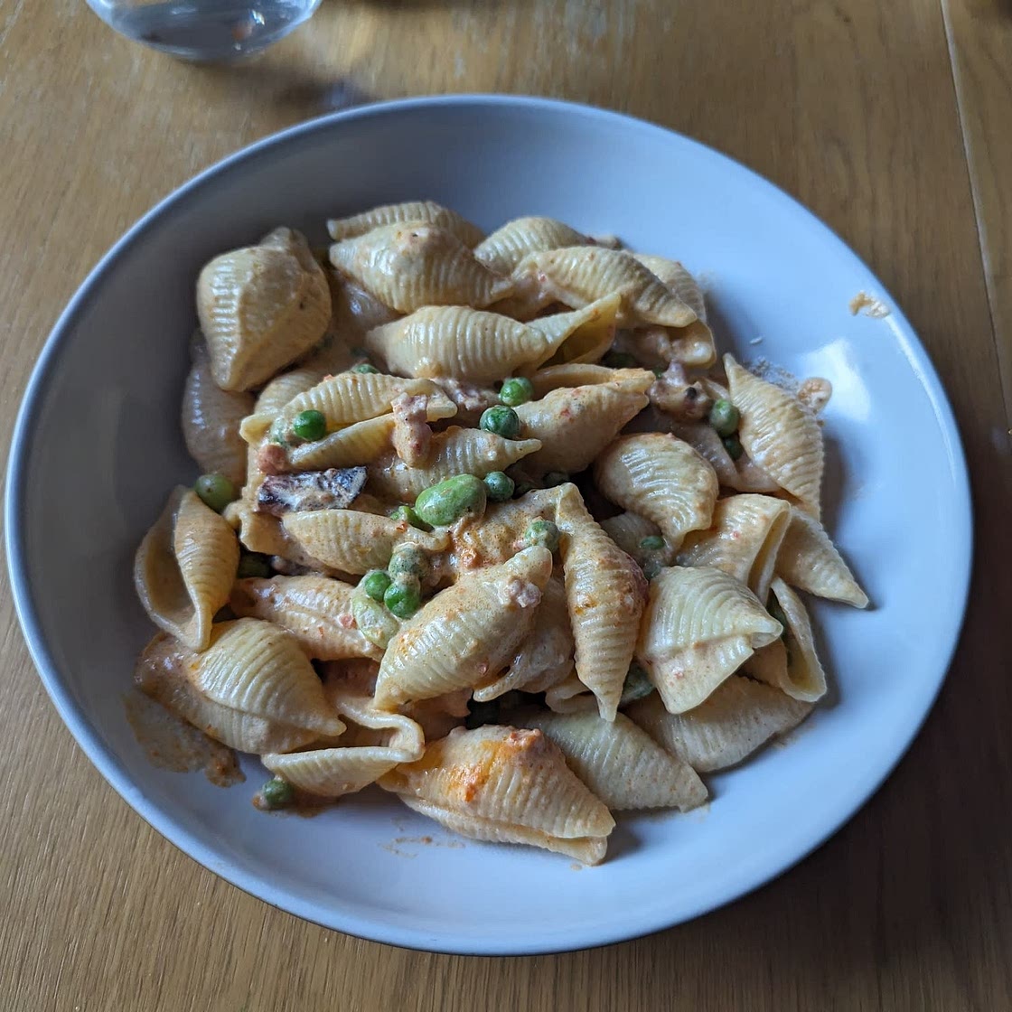 Pasta with peas and bacon