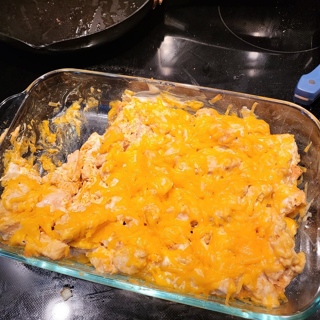 CREAMY BUFFALO CHICKEN BAKE DIP