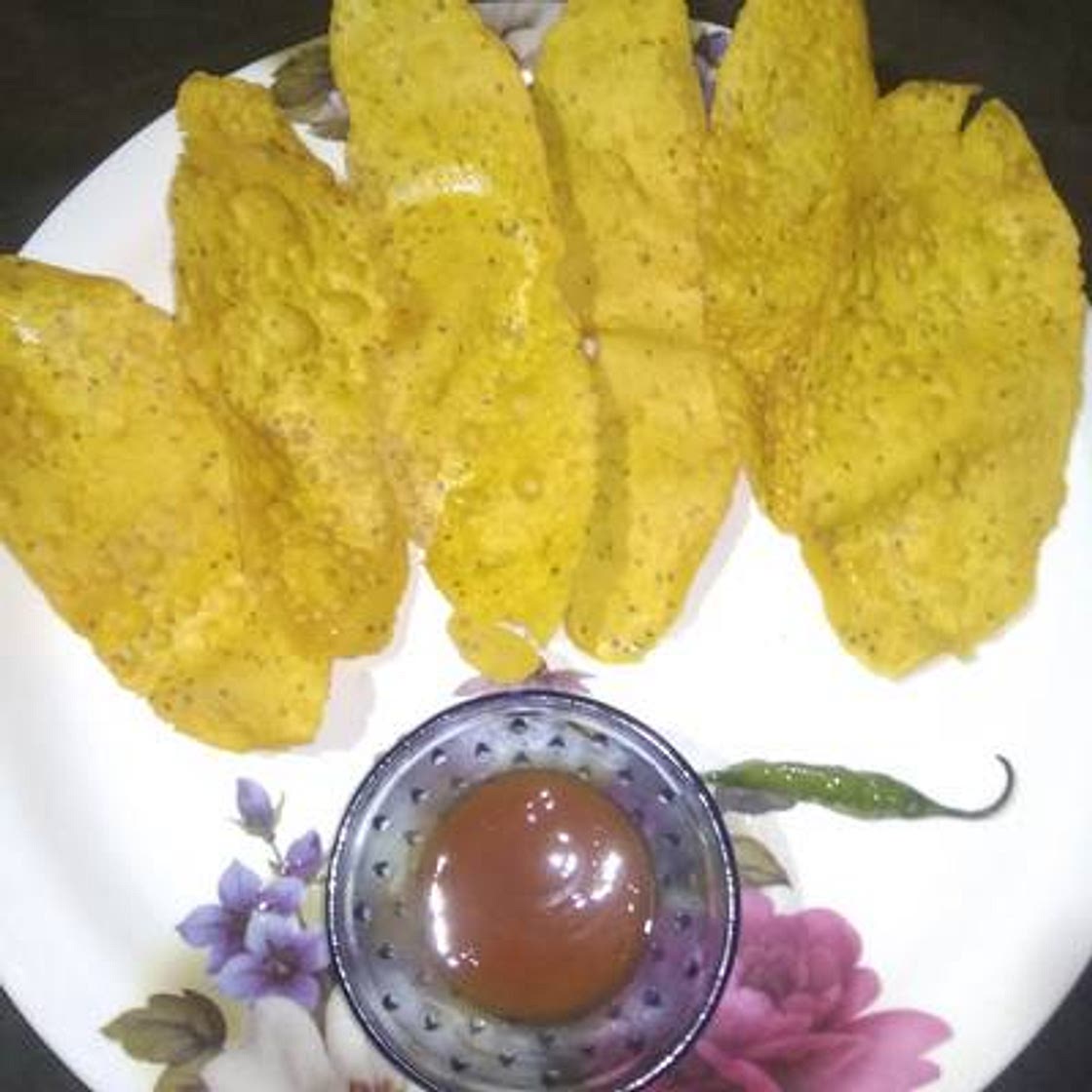 गुजराती फाफड़ा (gujarati fafda recipe in Hindi)