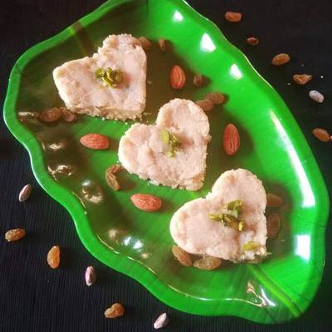 बनाना सेमोलिना हलवा(Banana Semolina Halwa Recipe In Hindi)