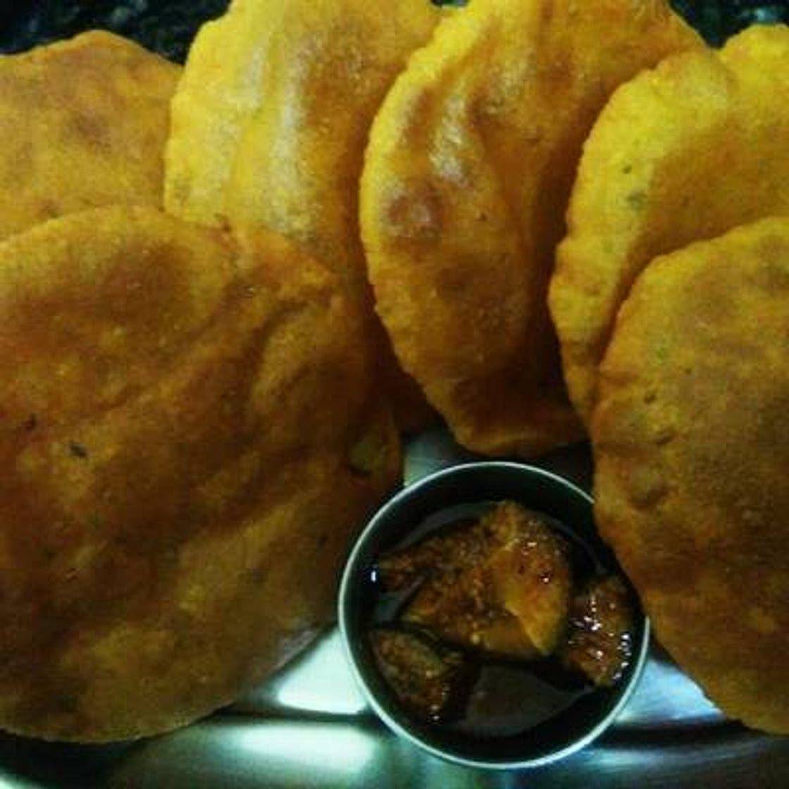 टमाटर पूरी (tamatar puri recipe in Hindi)