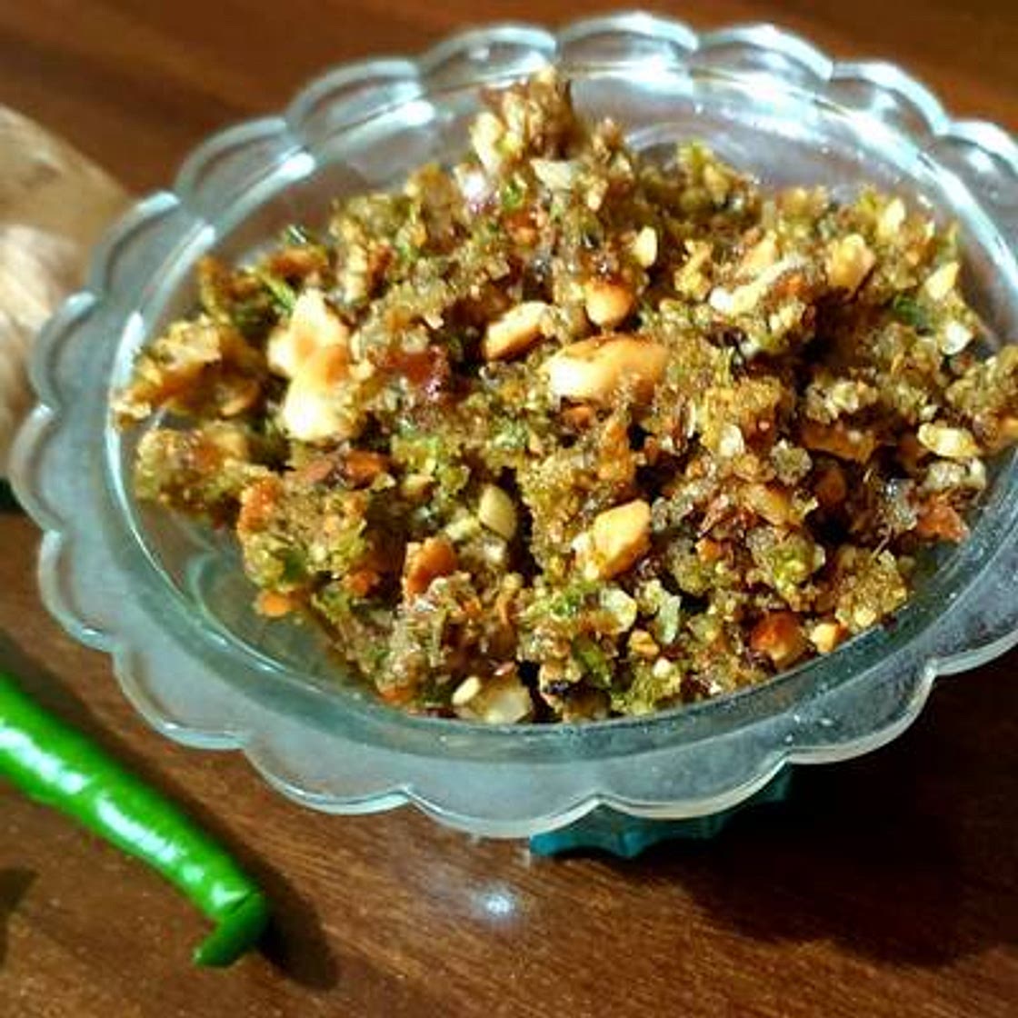 हरी मिर्च का ठेचा (Green Mirch Thecha Recipe In Hindi)