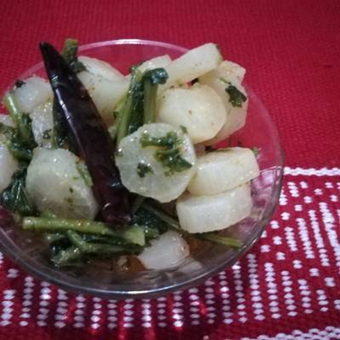 कश्मीरी मूली साग (Kashmiri mooli saag recipe in Hindi)