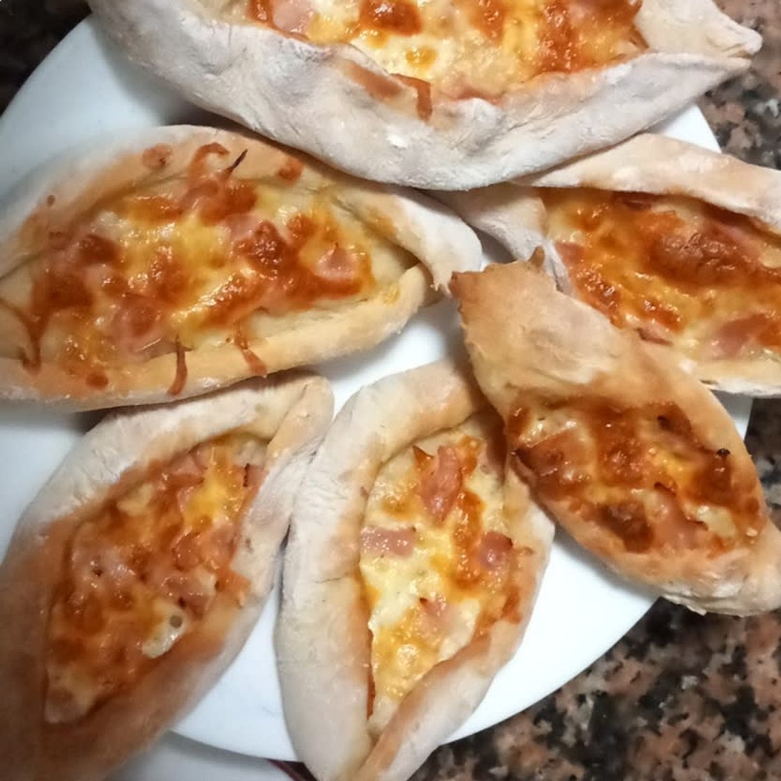 Melt-In-Your-Mouth Cheese Pide / Fatayer