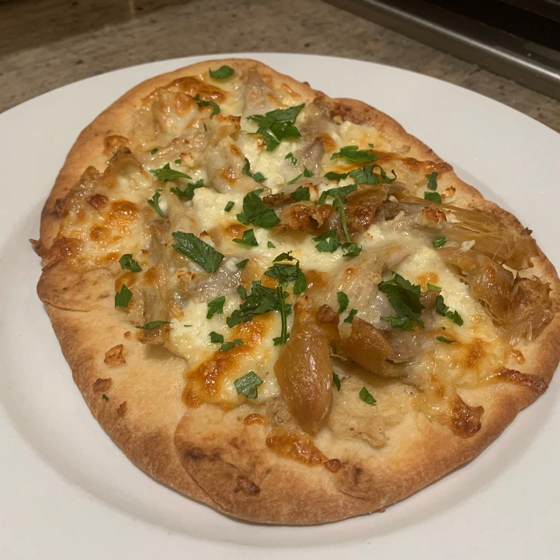 Chicken & Cheese Naan Pizza with Garlic Cream Sauce  