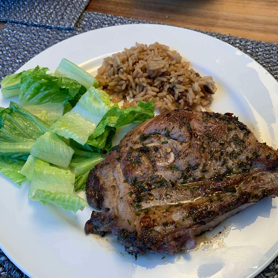 Lamb Chops Sizzled with Garlic