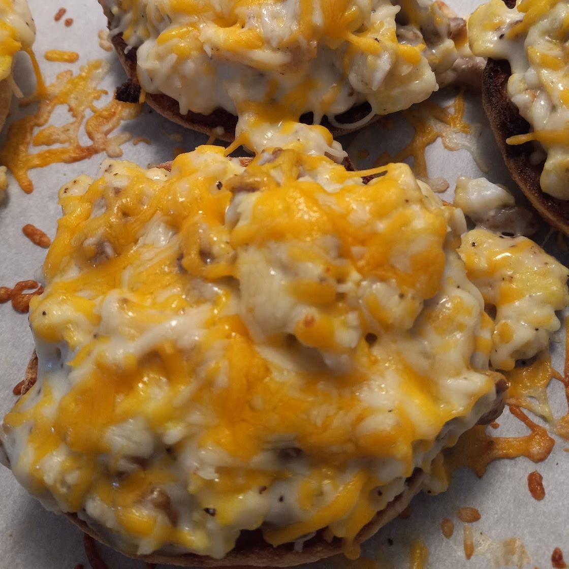 English Muffin Breakfast Pizza
