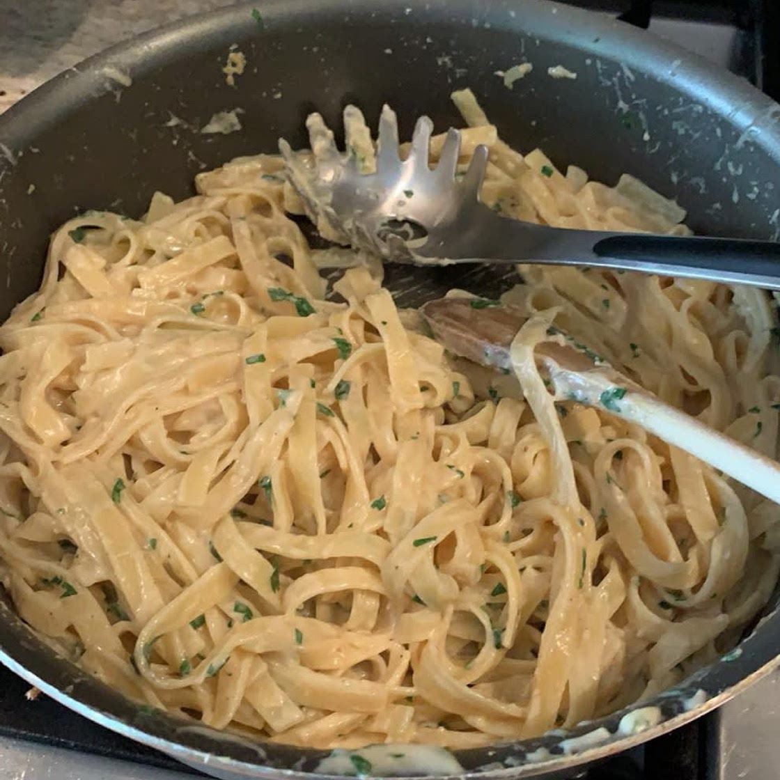 Two Pot Garlic Parmesan Fettucine
