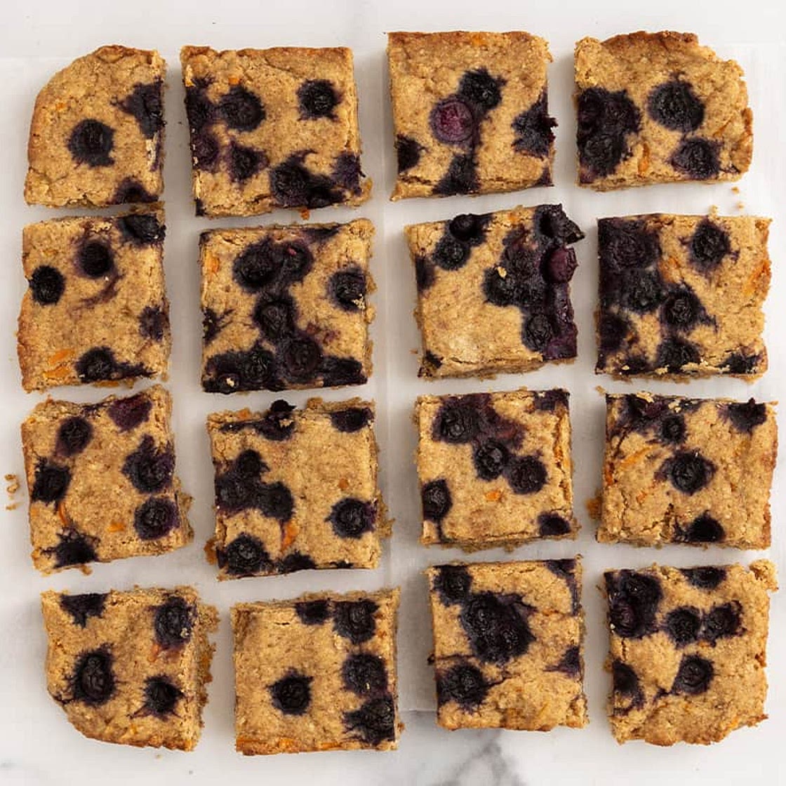 Easy Oatmeal Bars (with Blueberry and Carrot)