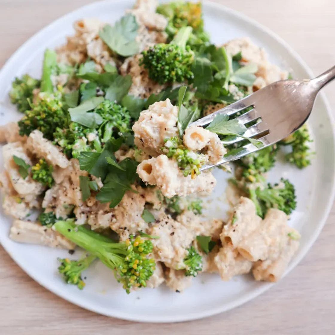 Creamy Cashew Sauce Pasta and Broccoli