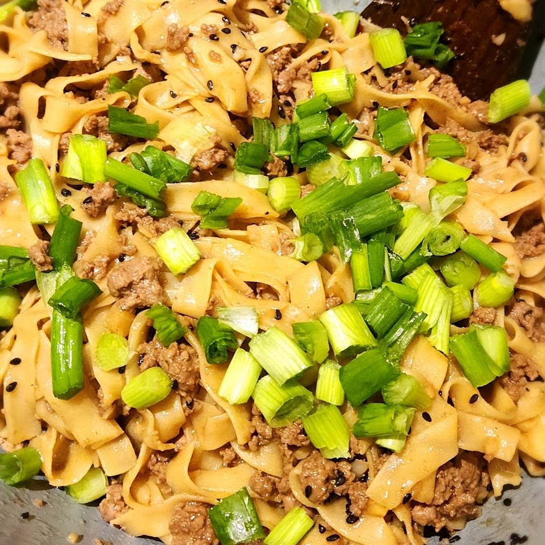 Easy Mongolian Ground Beef Noodles