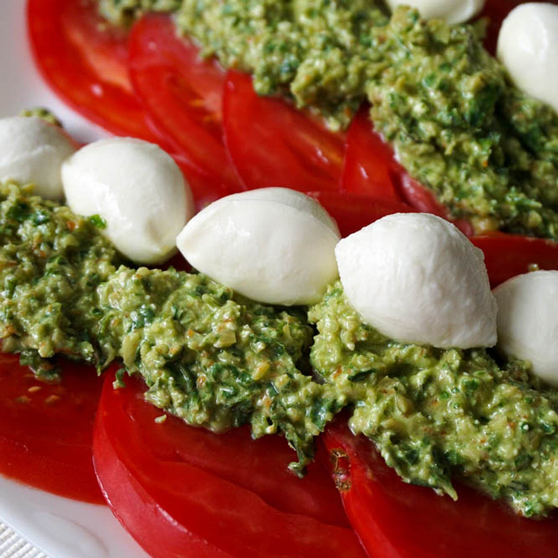 Basil Walnut Pesto (pesto basilico)