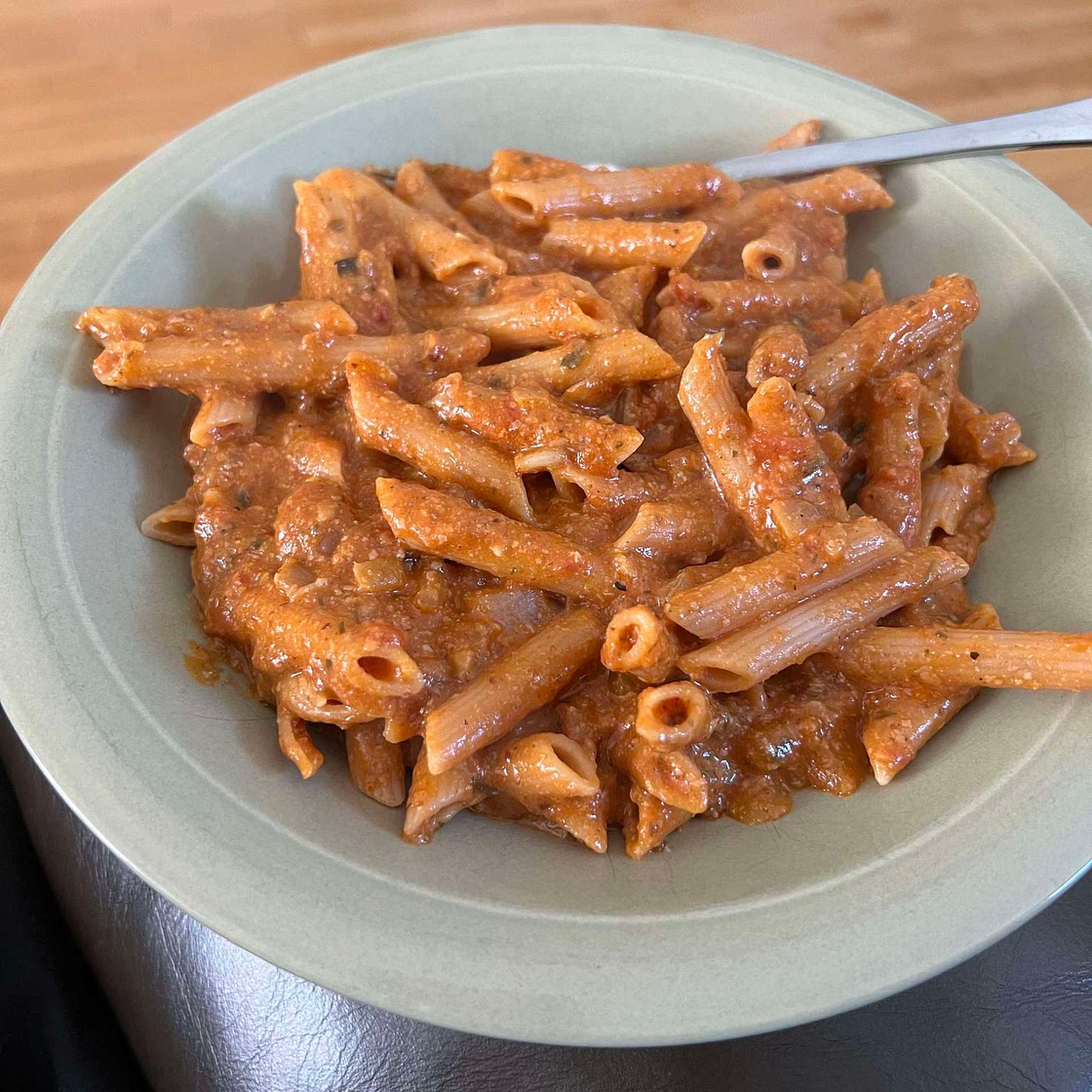 Creamy Vegan Cheezy Tomato Pasta