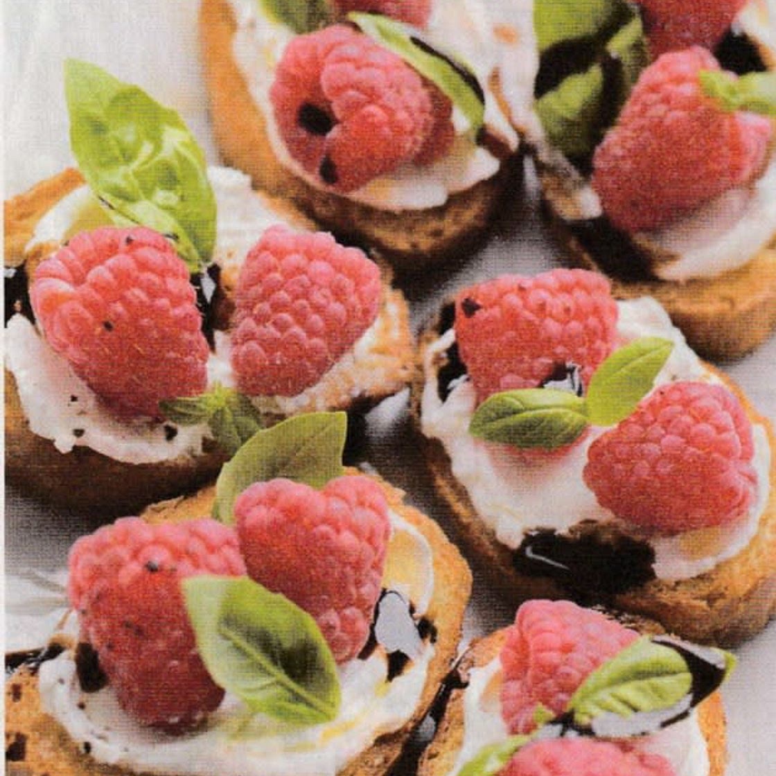 Raspberry Goat Cheese Crostini