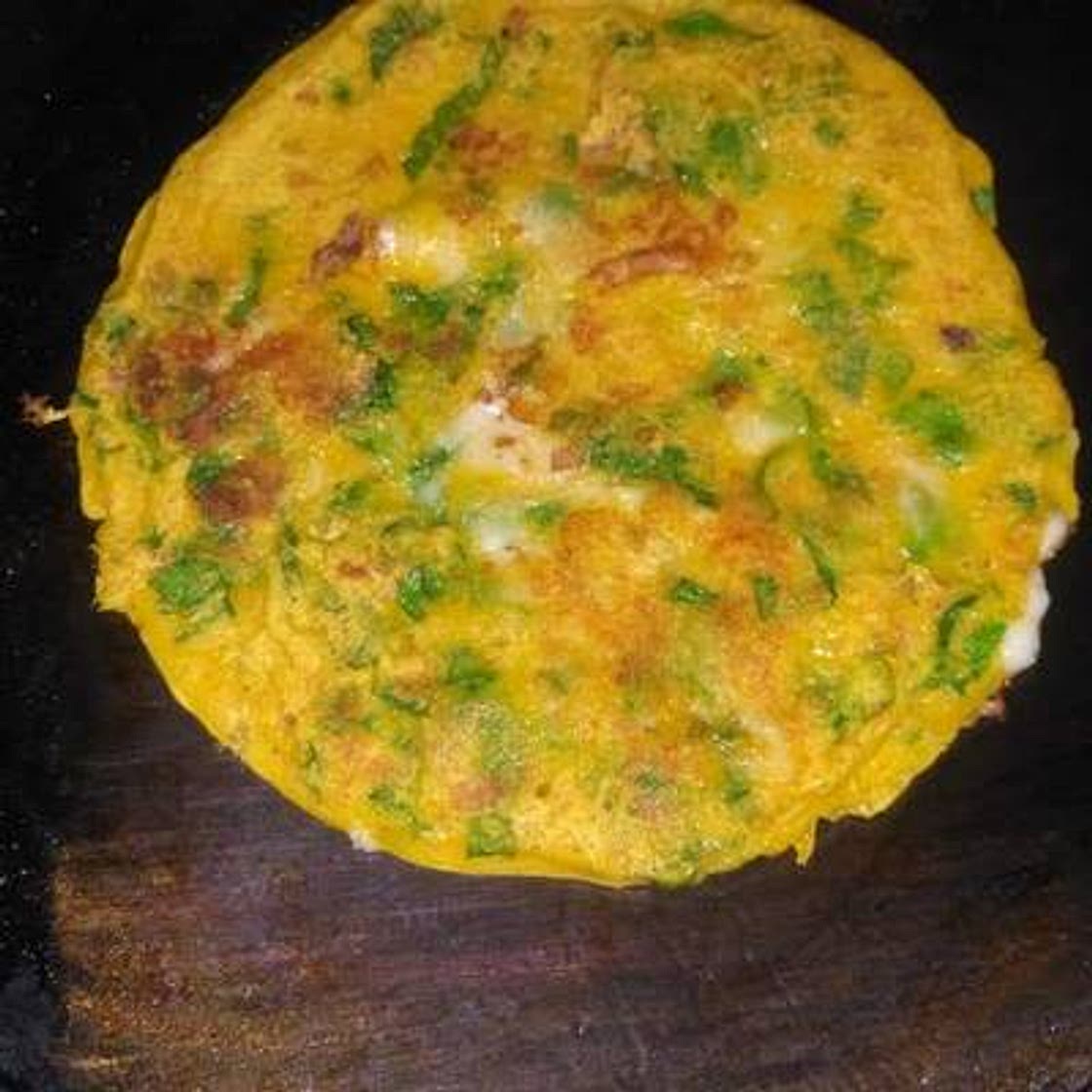 तवा पालक चीज़ चीला (Tava Palak Cheese Chilla Recipe In Hindi)