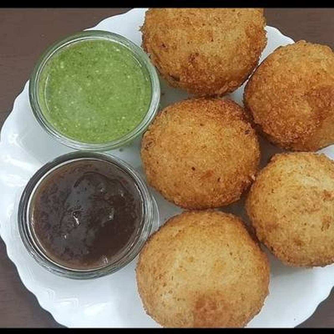 ब्रेड बॉल्स (Bread balls recipe in Hindi)