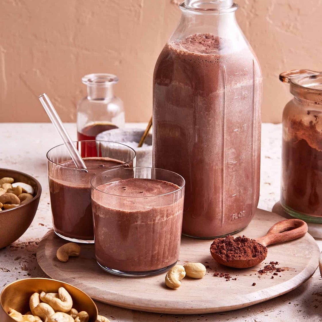 2 Minute Easy Chocolate Cashew Milk