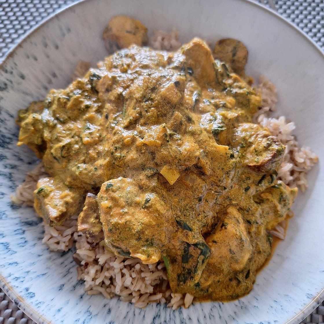 Chicken Saag (Chicken and Spinach Curry)
