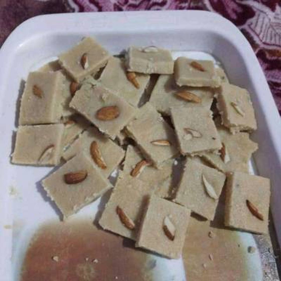 मावा बादाम बर्फी (mawa badam barfi recipe in Hindi)