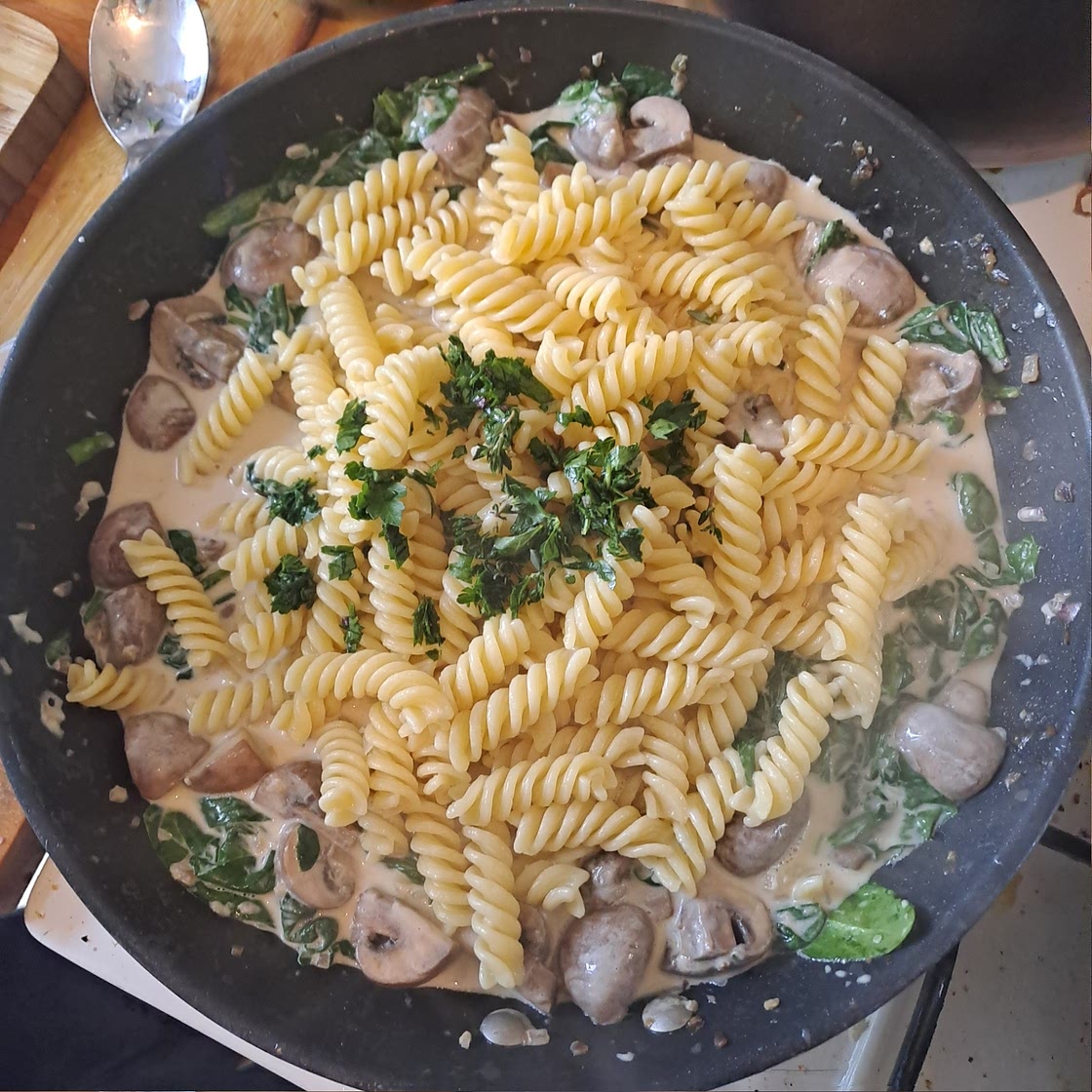 Cremige Champignon-Spinat-Pasta