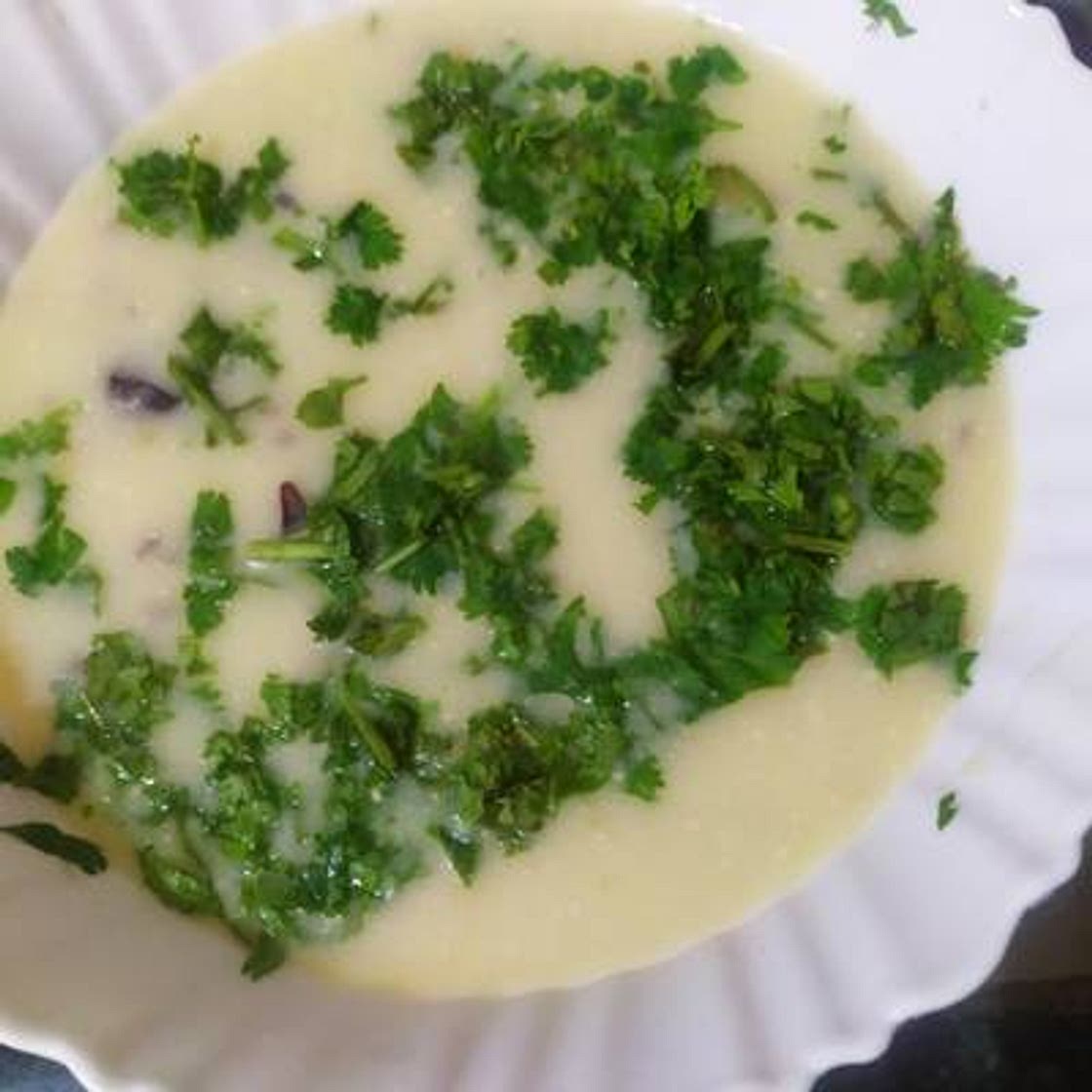 गुजराती कढ़ी (gujrathi kadhi recipe in hindi)