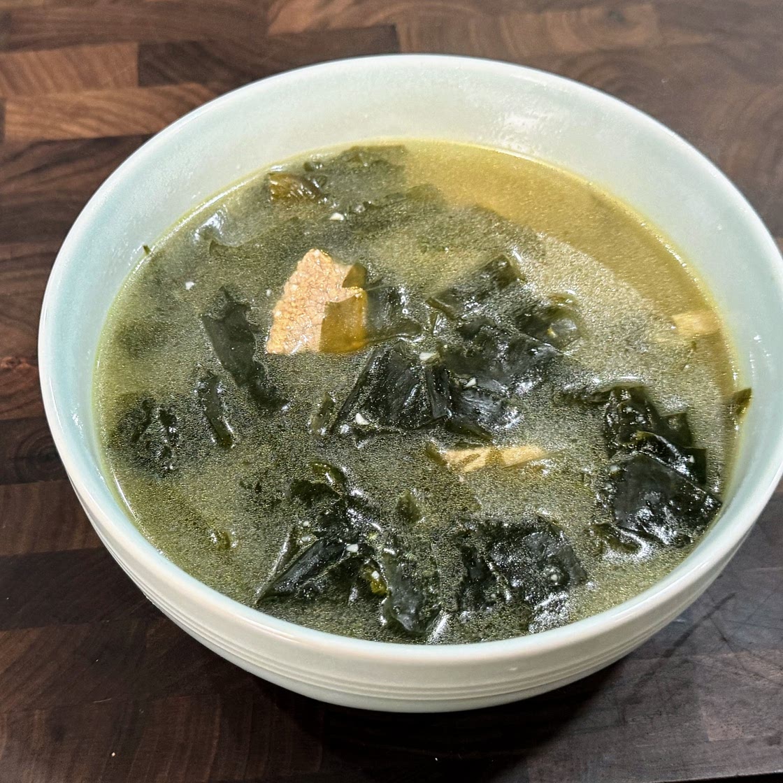Healthy and Nutritional Beef Seaweed Soup