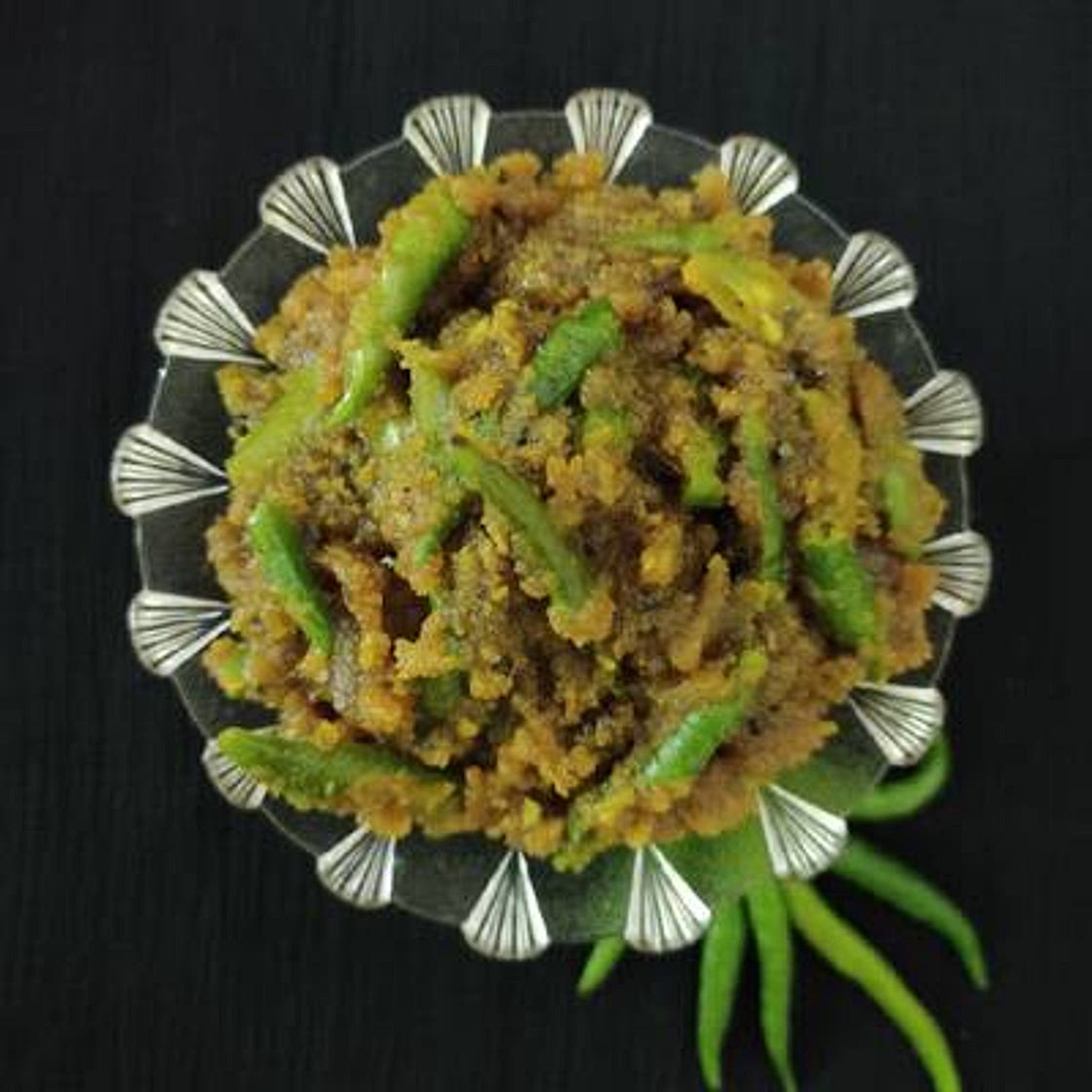 हरी मिर्च की सब्जी (Hari Mirch Ki Sabji Recipe In Hindi)