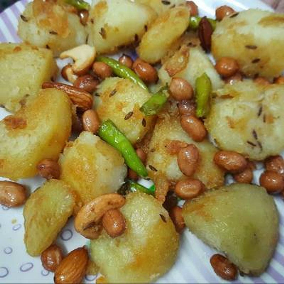 व्रत वाले जीरा आलू (Vrat wale jeera aloo recipe in hindi)