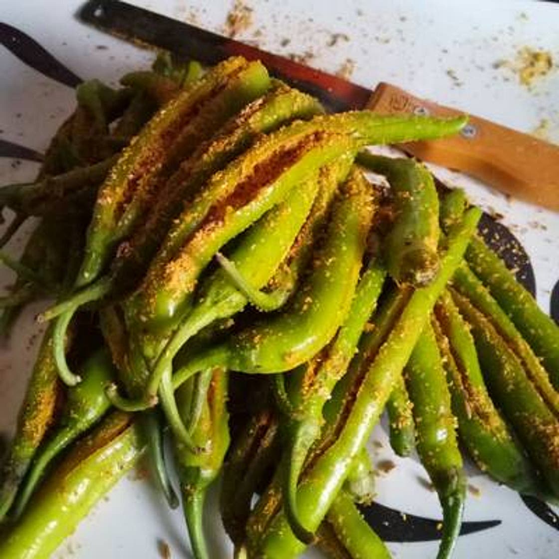 हरे मिर्च का अचार (hare mirch ka achar recipe in Hindi)