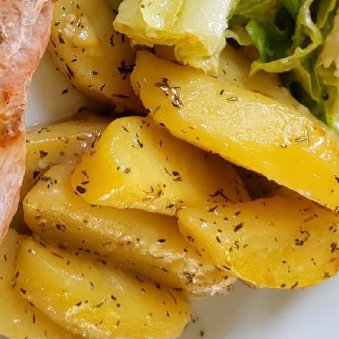 These Greek-Style Lemon Potatoes Are My Favorite Recipe of All Time