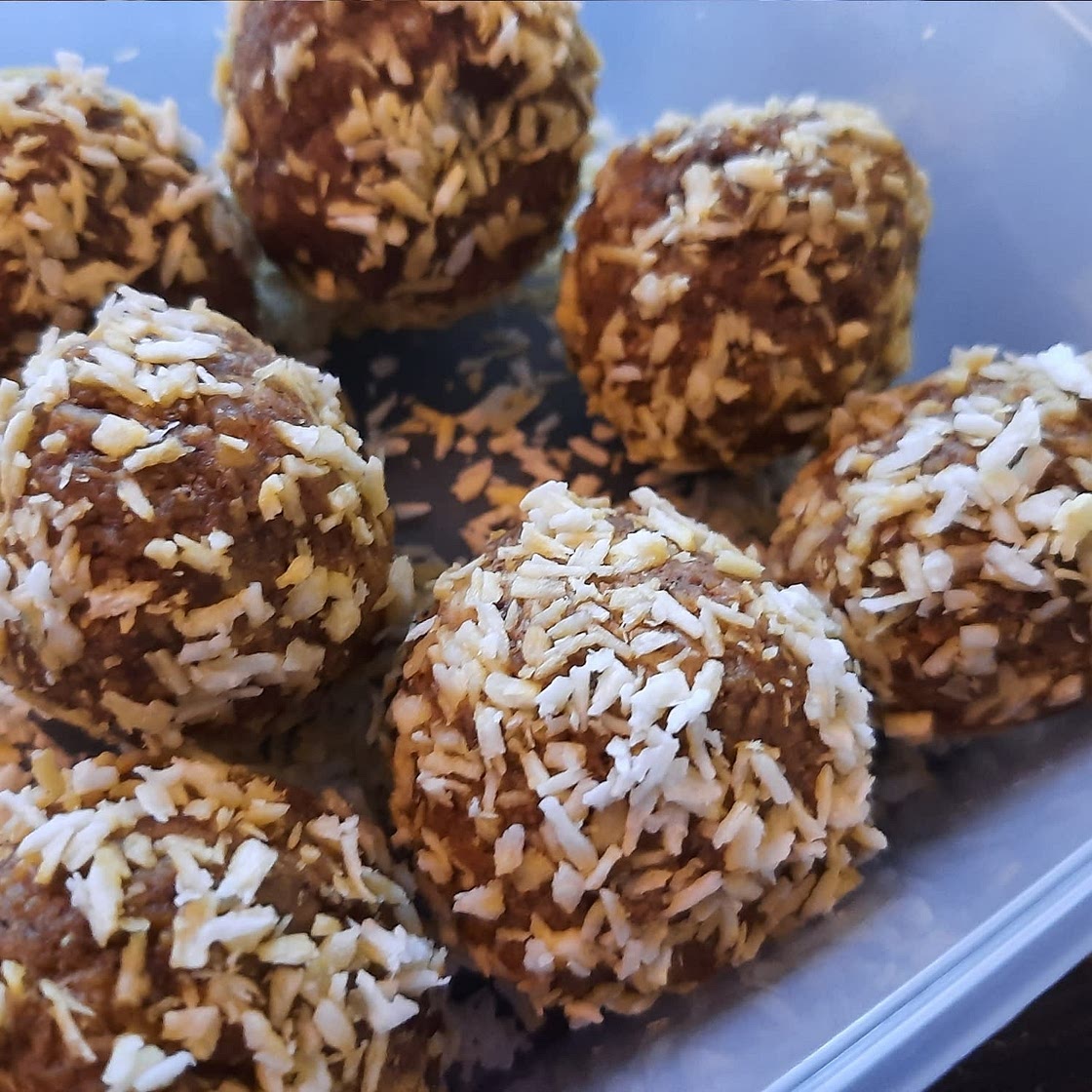 Vegan Carrot Cake Bites