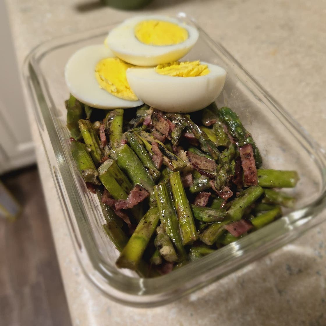 Keto Asparagus, Egg, and Bacon Salad
