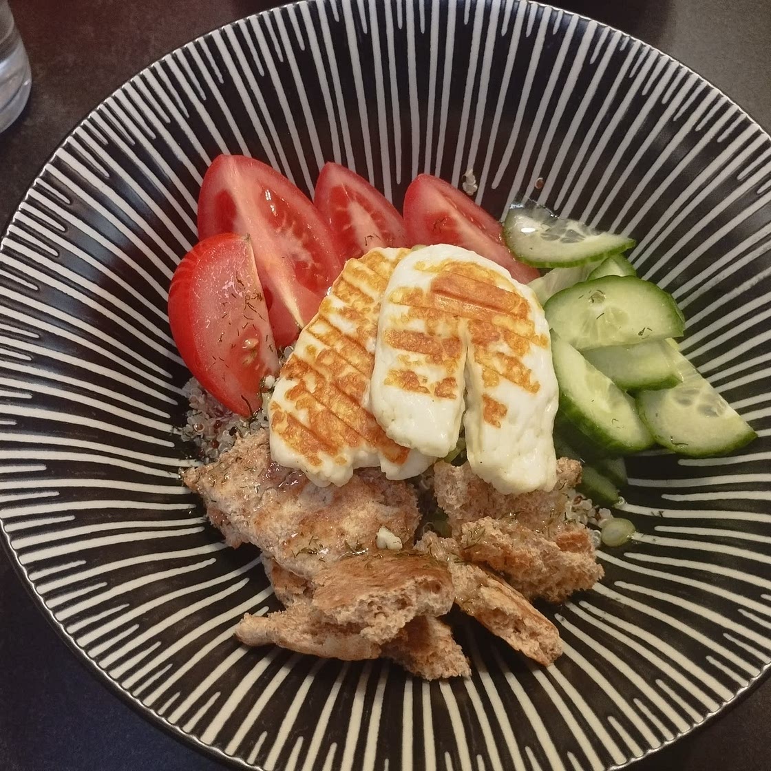 Halloumi & quinoa fattoush