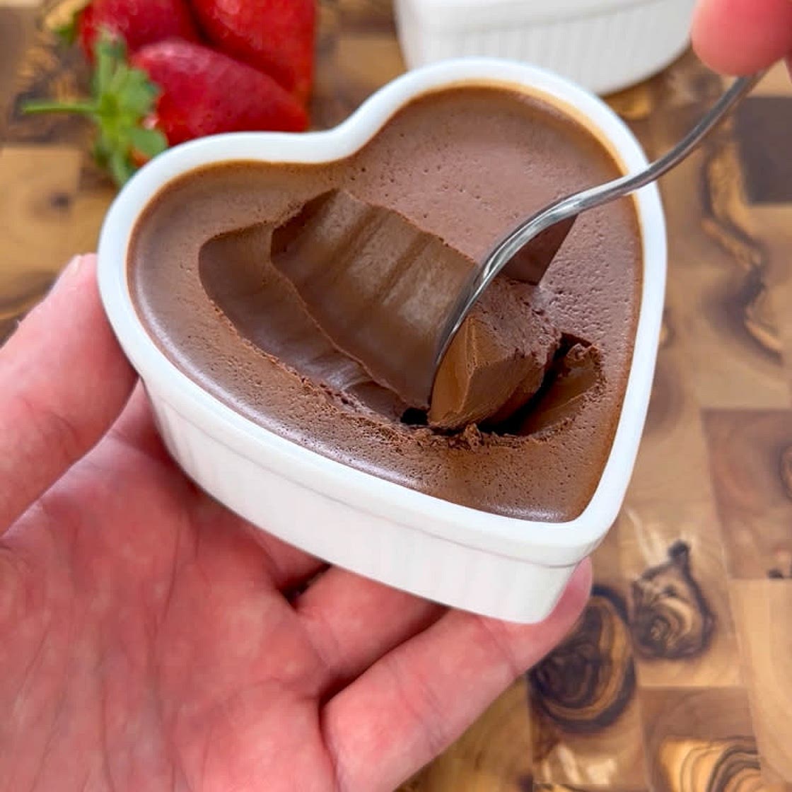 EASY CHOCOLATE MOUSSE