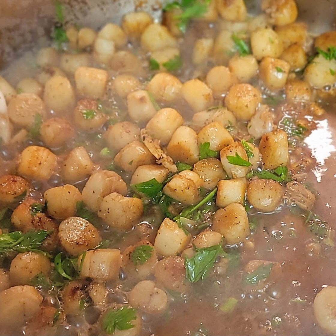Easy Air Fryer Scallops with Lemon Garlic Herb Butter