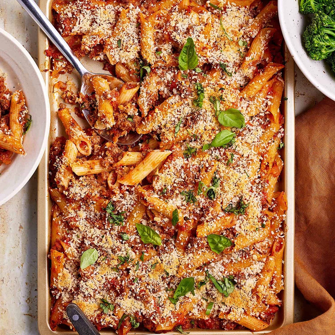 Sheet Pan Crunchy Penne Arrabiata with Meat Sauce
