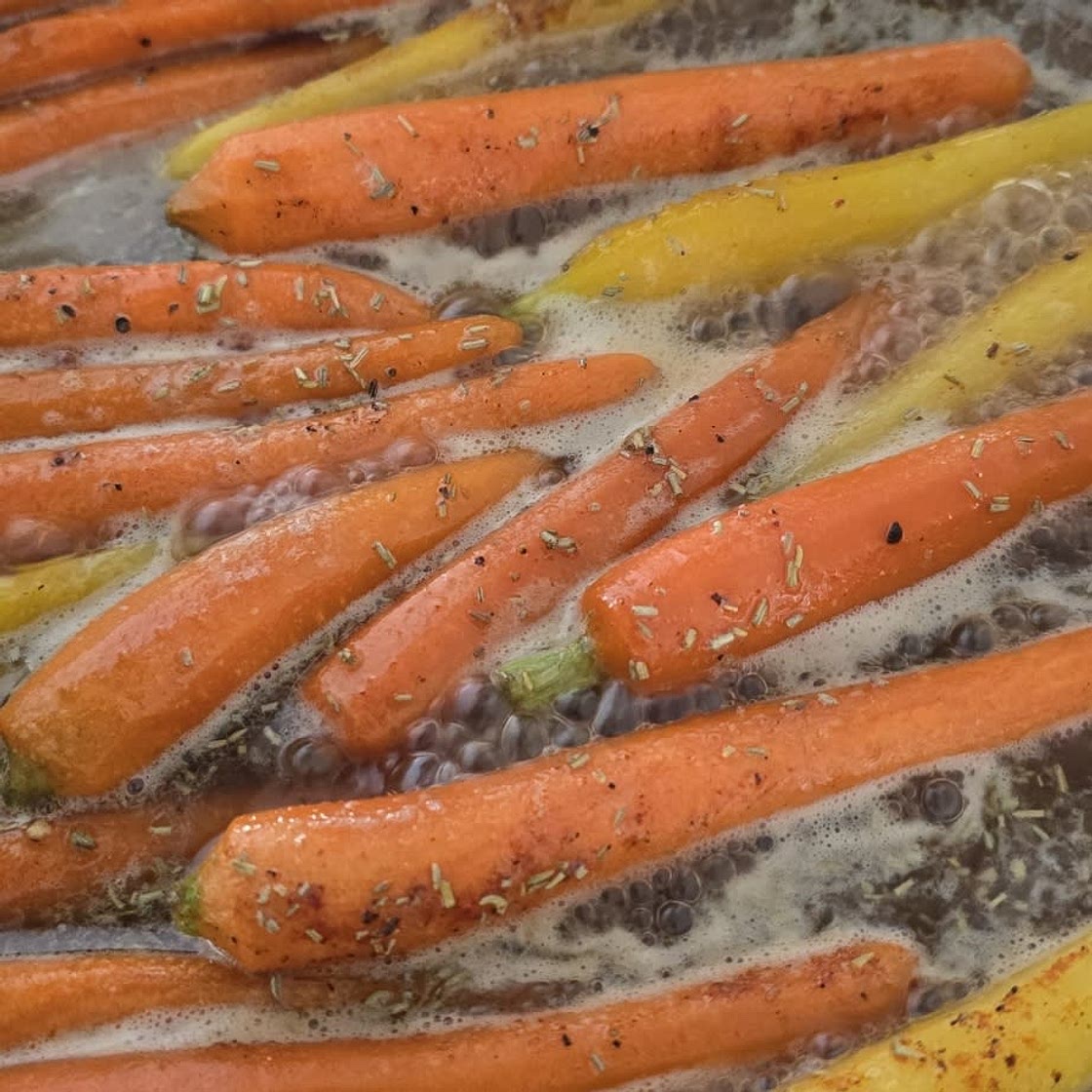brown sugar-glazed carrots with rosemary and pecans