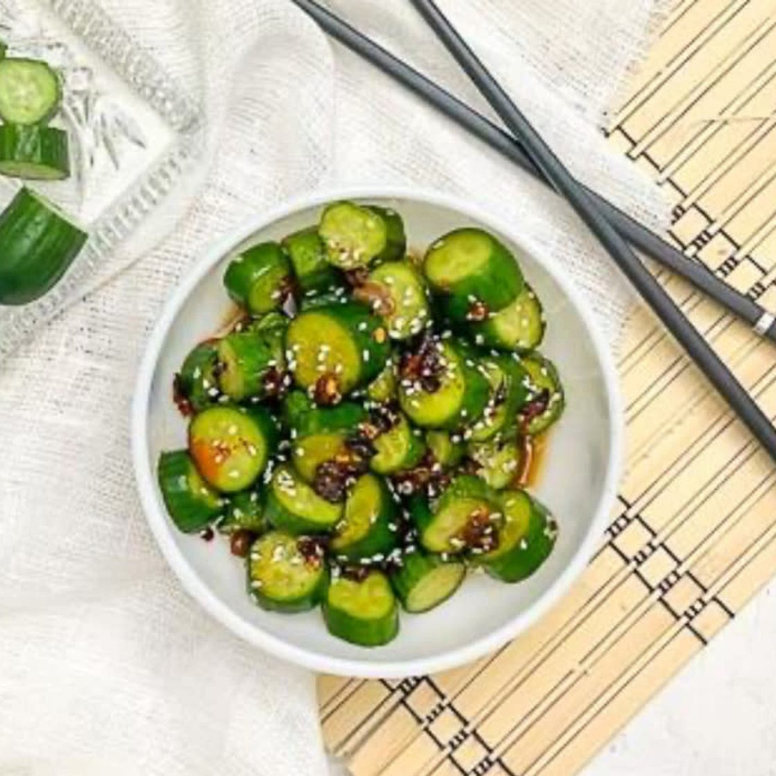 Smashed komkommer salade 
