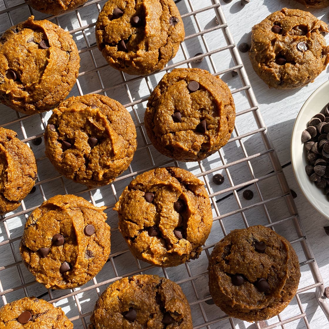 Paleo Pumpkin Chocolate Chip Cookies (Vegan)