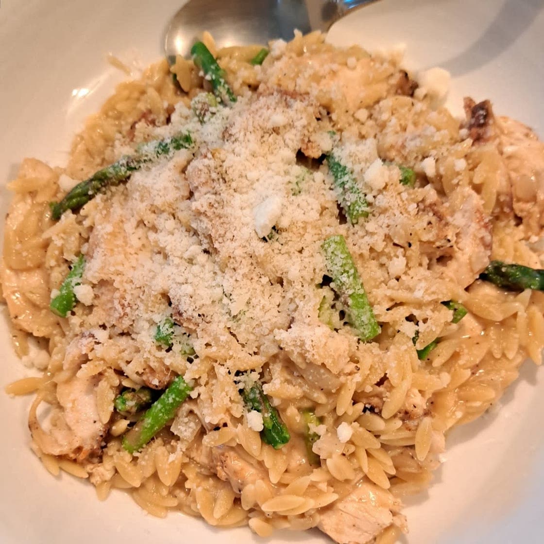 Creamy Parmesan Orzo with Chicken and Asparagus