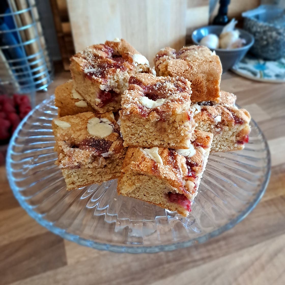 Raspberry Bakewell Blondies