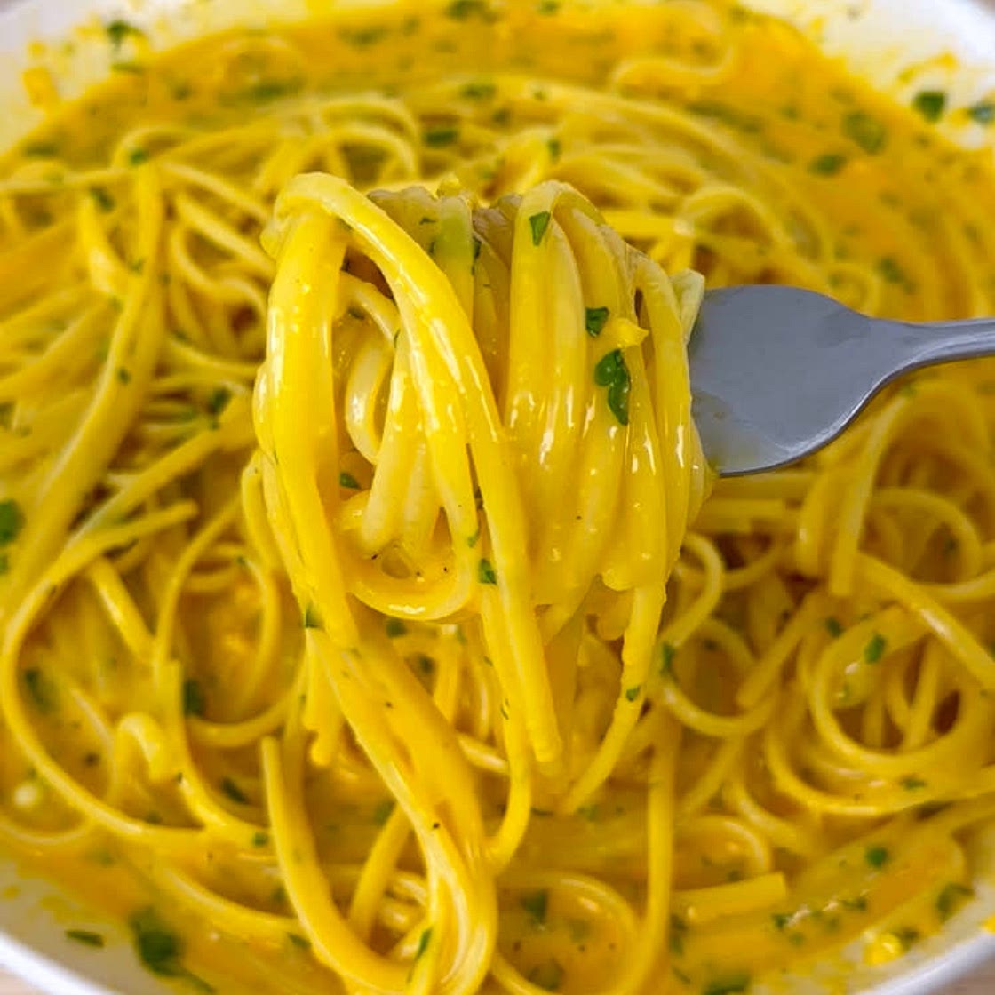 CREAMY GARLIC PASTA