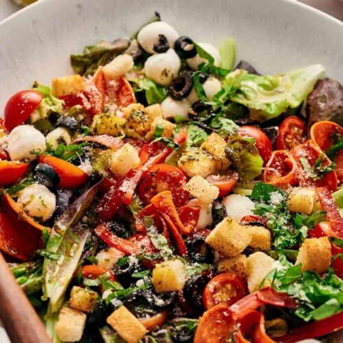 Pizza Salad Recipe (Ready in 10 Minutes!)