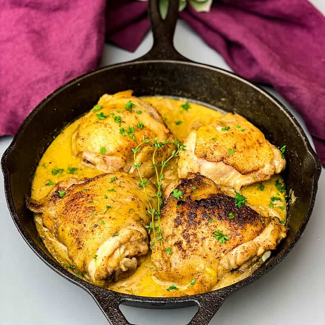 Soul Food Smothered Chicken Thighs