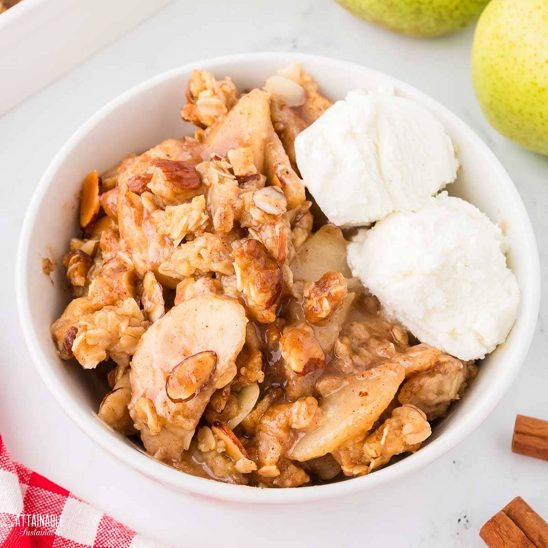 Easy & Delicious Pear Crisp